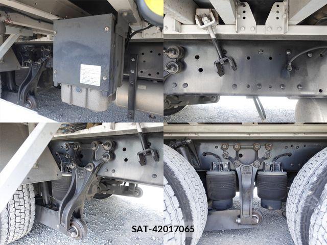Nissan QUON 2016-09 8563312-16