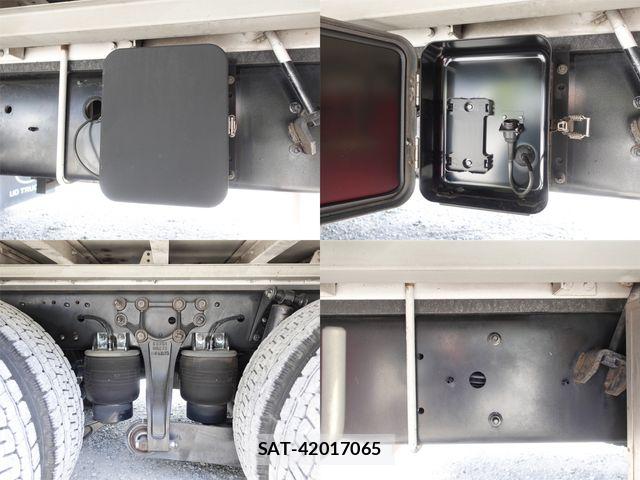 Nissan QUON 2016-09 8563312-18