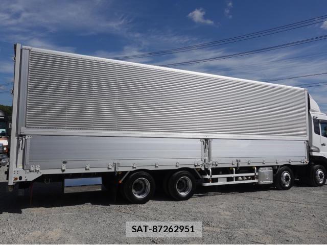 Nissan QUON 2016-09 8563321-4