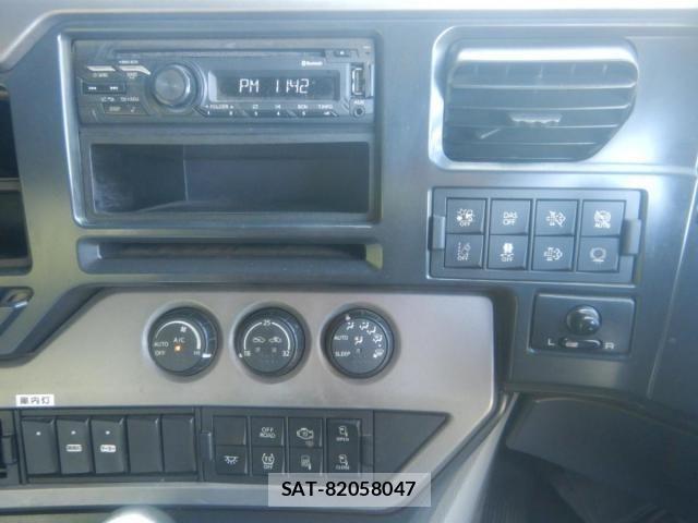 Nissan QUON 2020-09 8563313-11