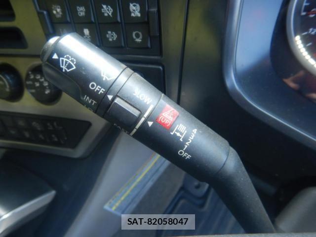 Nissan QUON 2020-09 8563313-14