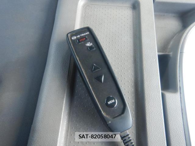 Nissan QUON 2020-09 8563313-16
