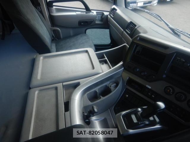 Nissan QUON 2020-09 8563313-17