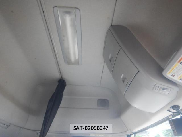 Nissan QUON 2020-09 8563313-19
