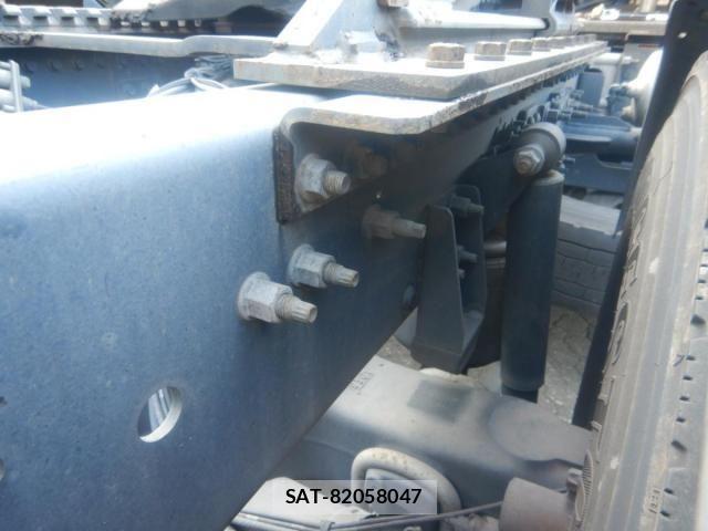 Nissan QUON 2020-09 8563313-25