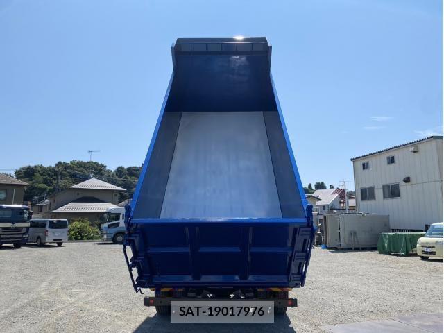 Nissan QUON 2020-05 8628546-12