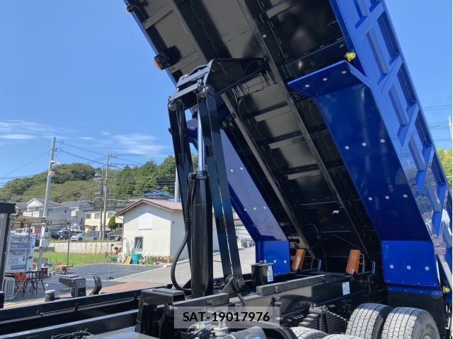 Nissan QUON 2020-05 8628546-15