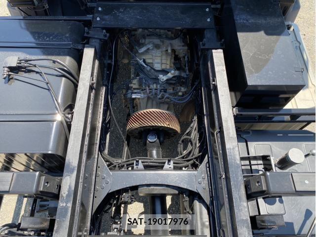 Nissan QUON 2020-05 8628546-19