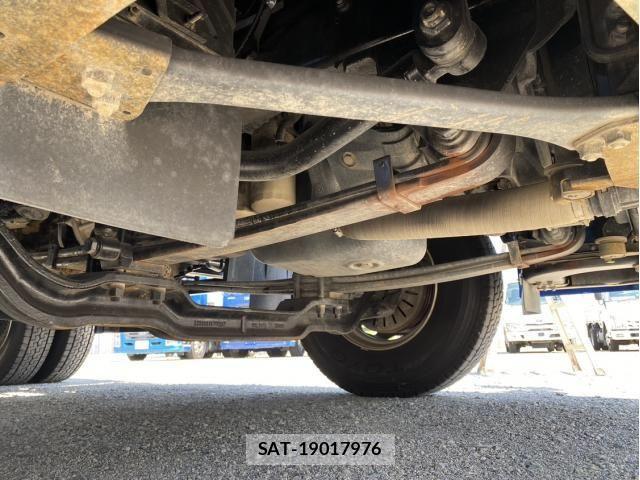 Nissan QUON 2020-05 8628546-26