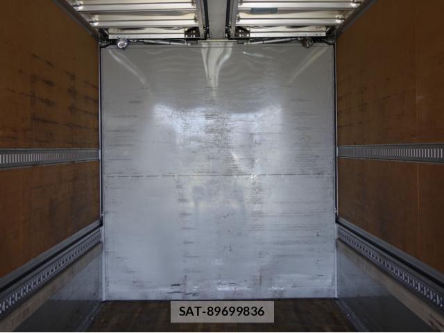 Nissan QUON 2023-02 8628545-11