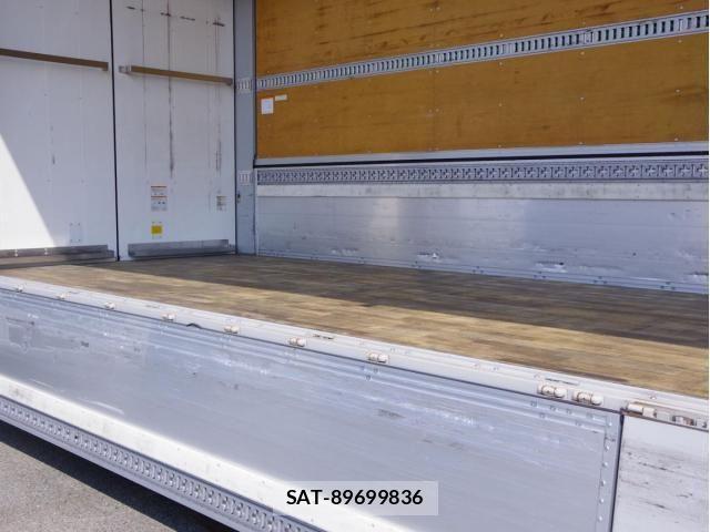 Nissan QUON 2023-02 8628545-23