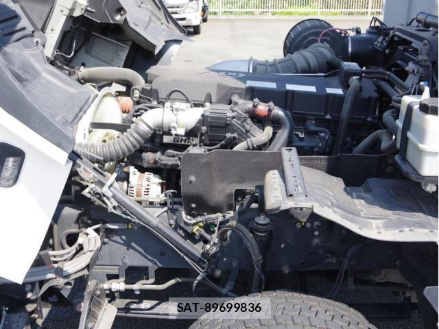 Nissan QUON 2023-02 8628545-28