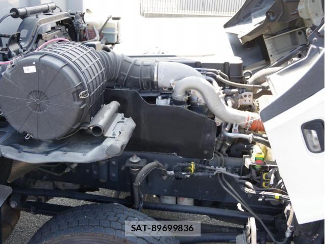 Nissan QUON 2023-02 8628545-29