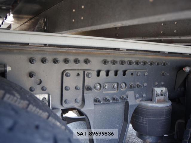Nissan QUON 2023-02 8628545-5
