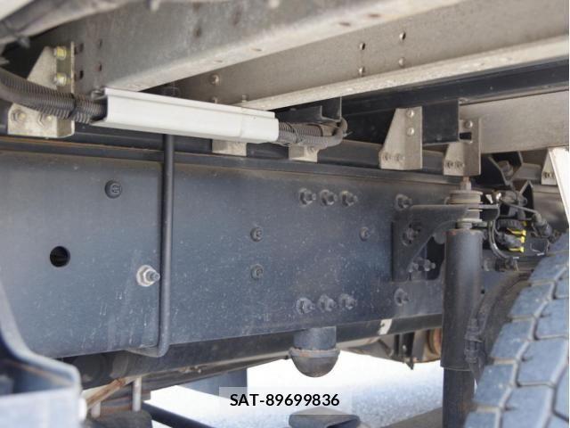 Nissan QUON 2023-02 8628545-7