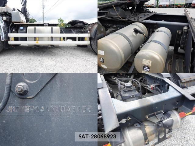 Nissan QUON 2019-05 8628555-15