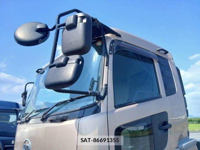 Nissan QUON 2018-01 8628552-27