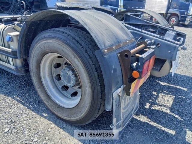 Nissan QUON 2018-01 8628552-28