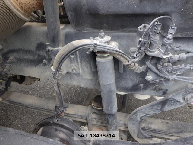 Nissan QUON 2021-06 8628547-17