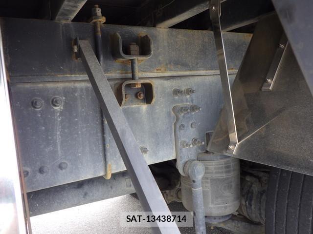 Nissan QUON 2021-06 8628547-19