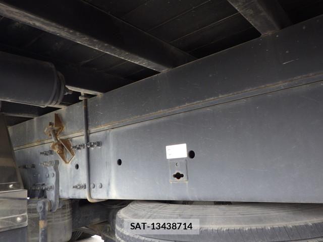 Nissan QUON 2021-06 8628547-20