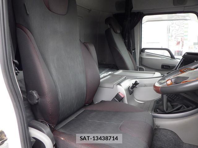 Nissan QUON 2021-06 8628547-24