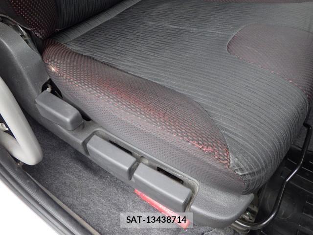 Nissan QUON 2021-06 8628547-25