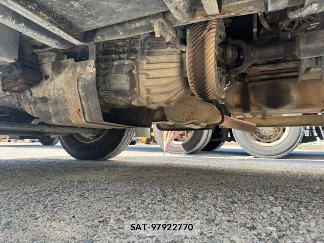 Nissan QUON 2014-07 8628550-16