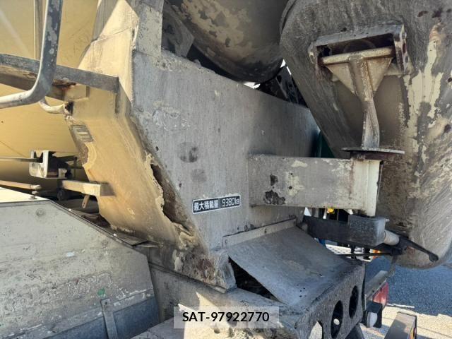 Nissan QUON 2014-07 8628550-21