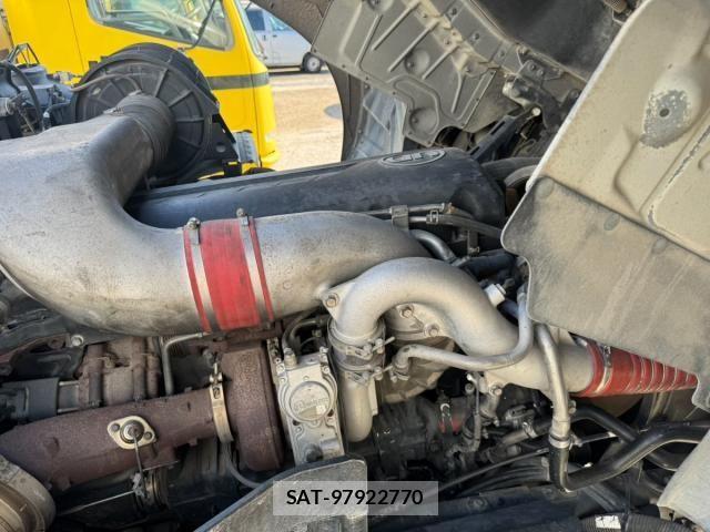 Nissan QUON 2014-07 8628550-4