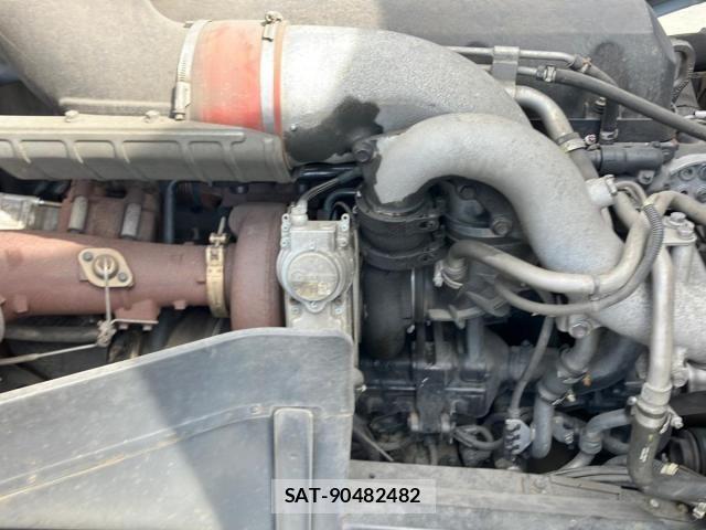 Nissan QUON 2017-02 8628553-16