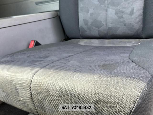 Nissan QUON 2017-02 8628553-18
