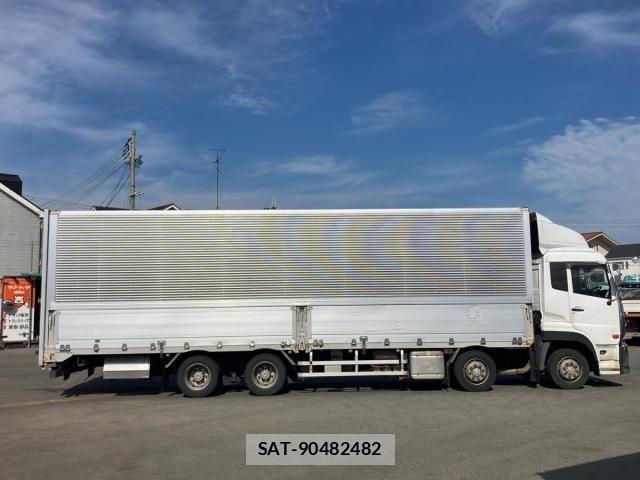 Nissan QUON 2017-02 8628553-7