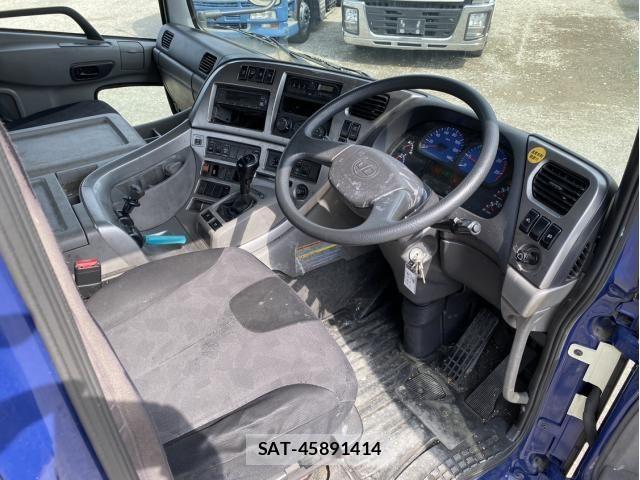 Nissan QUON 2016-08 8628554-19