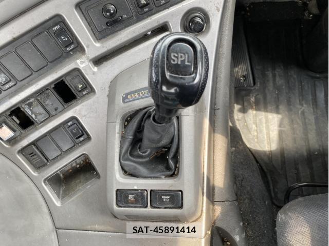 Nissan QUON 2016-08 8628554-21