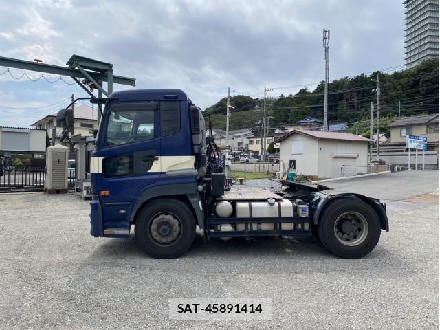 Nissan QUON 2016-08 8628554-5
