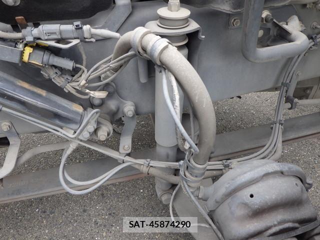 Nissan QUON 2019-06 8628551-15