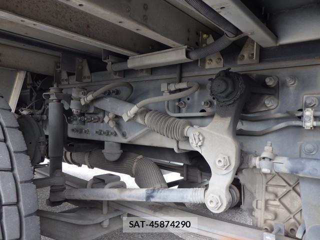 Nissan QUON 2019-06 8628551-16