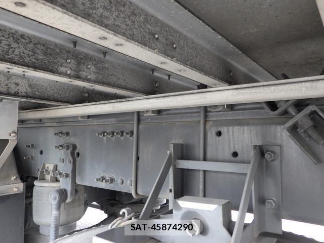 Nissan QUON 2019-06 8628551-18
