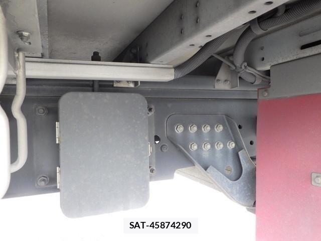 Nissan QUON 2019-06 8628551-19