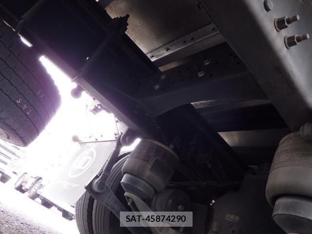 Nissan QUON 2019-06 8628551-22