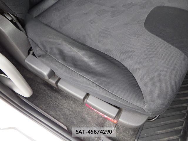 Nissan QUON 2019-06 8628551-24