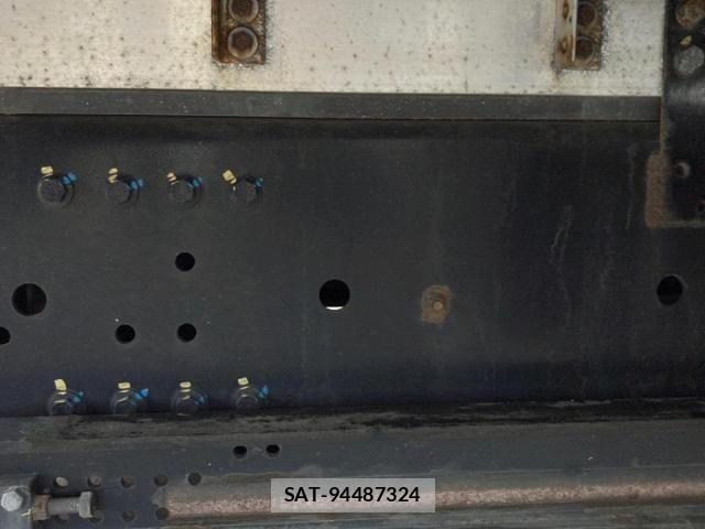 Nissan QUON 2020-07 8661169-14