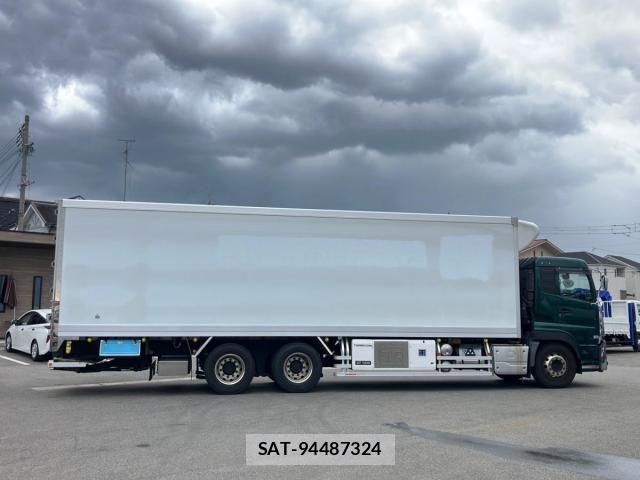 Nissan QUON 2020-07 8661169-5