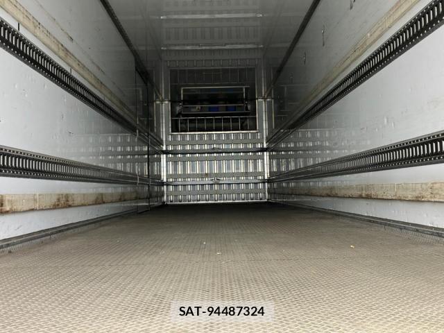 Nissan QUON 2020-07 8661169-7