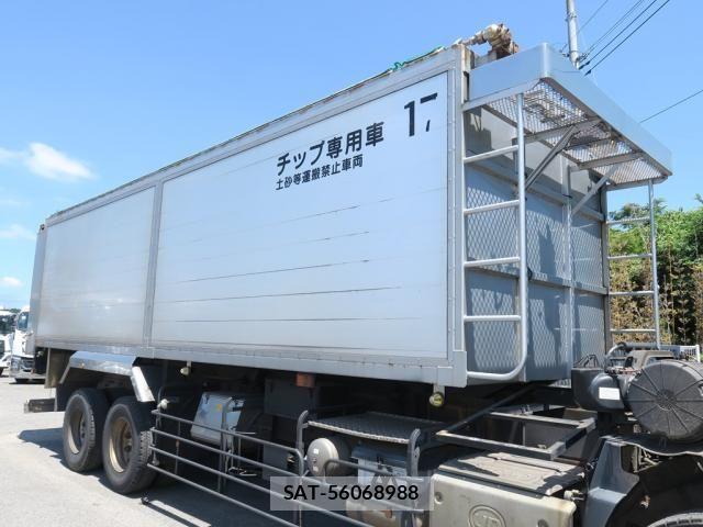Nissan QUON 2019-09 8661166-15