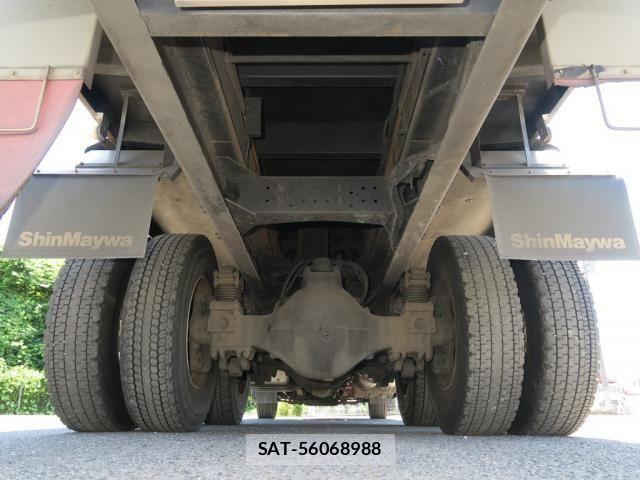 Nissan QUON 2019-09 8661166-23