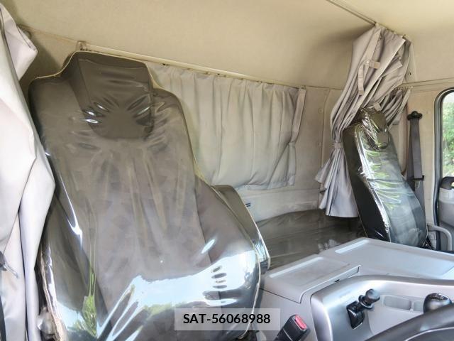 Nissan QUON 2019-09 8661166-29
