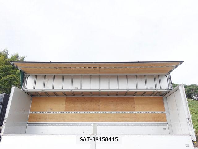 Nissan QUON 2020-06 8661173-10
