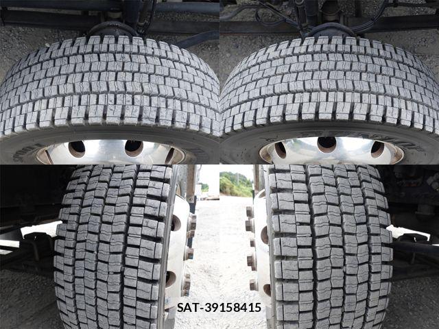 Nissan QUON 2020-06 8661173-12